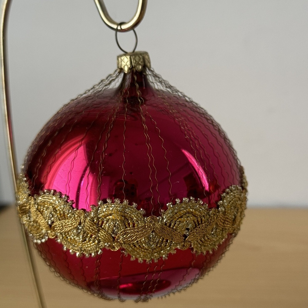 Vtg Wire Wrapped Pink Christmas‎ Ornament GERMANY Gold Lace Round Glass Blown